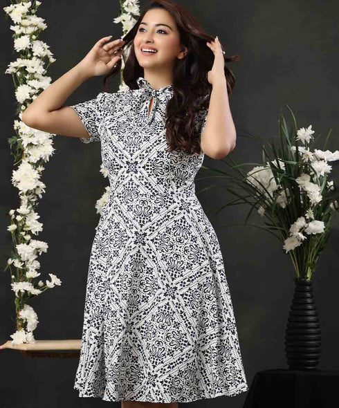 Neck Tie Front Opened Printed Dress